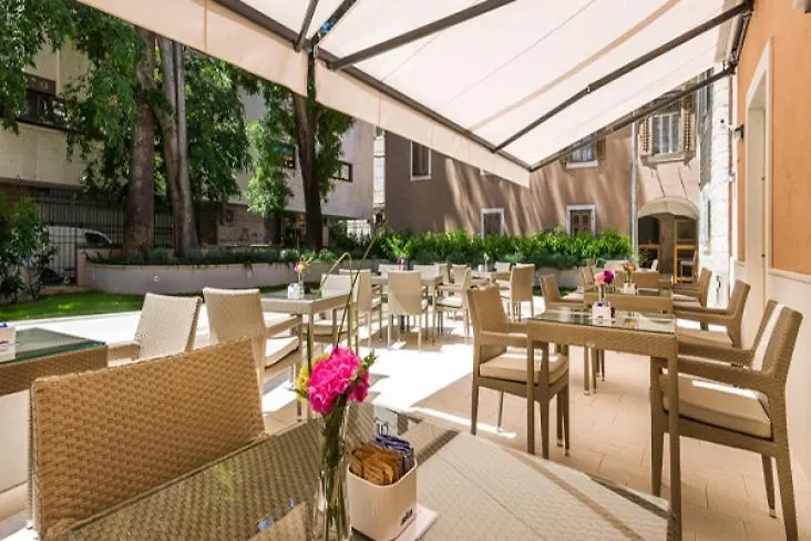 V Luxury Apartment Split