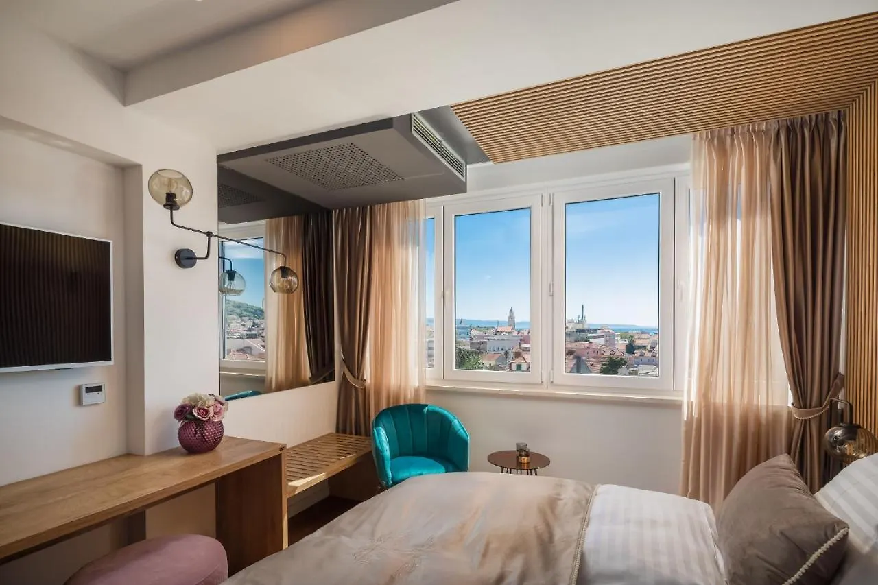 V Luxury Apartment Split 0*,